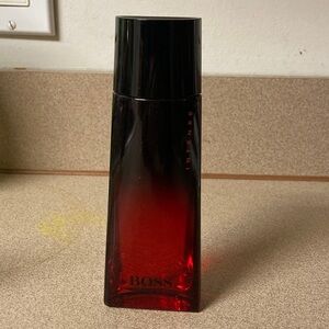 Boss intense spray  Black and Red Decorative Accent
